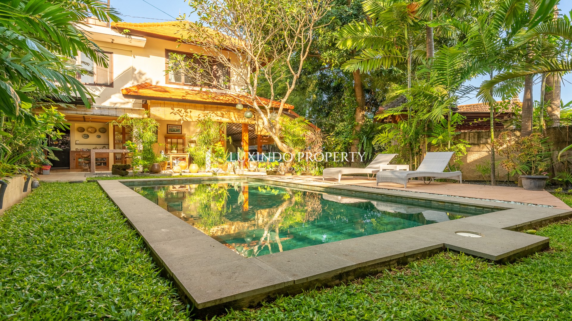 UMALAS – THREE BEDROOM VILLA FOR LEASE IN THE CENTER OF UMALAS (LHV390)